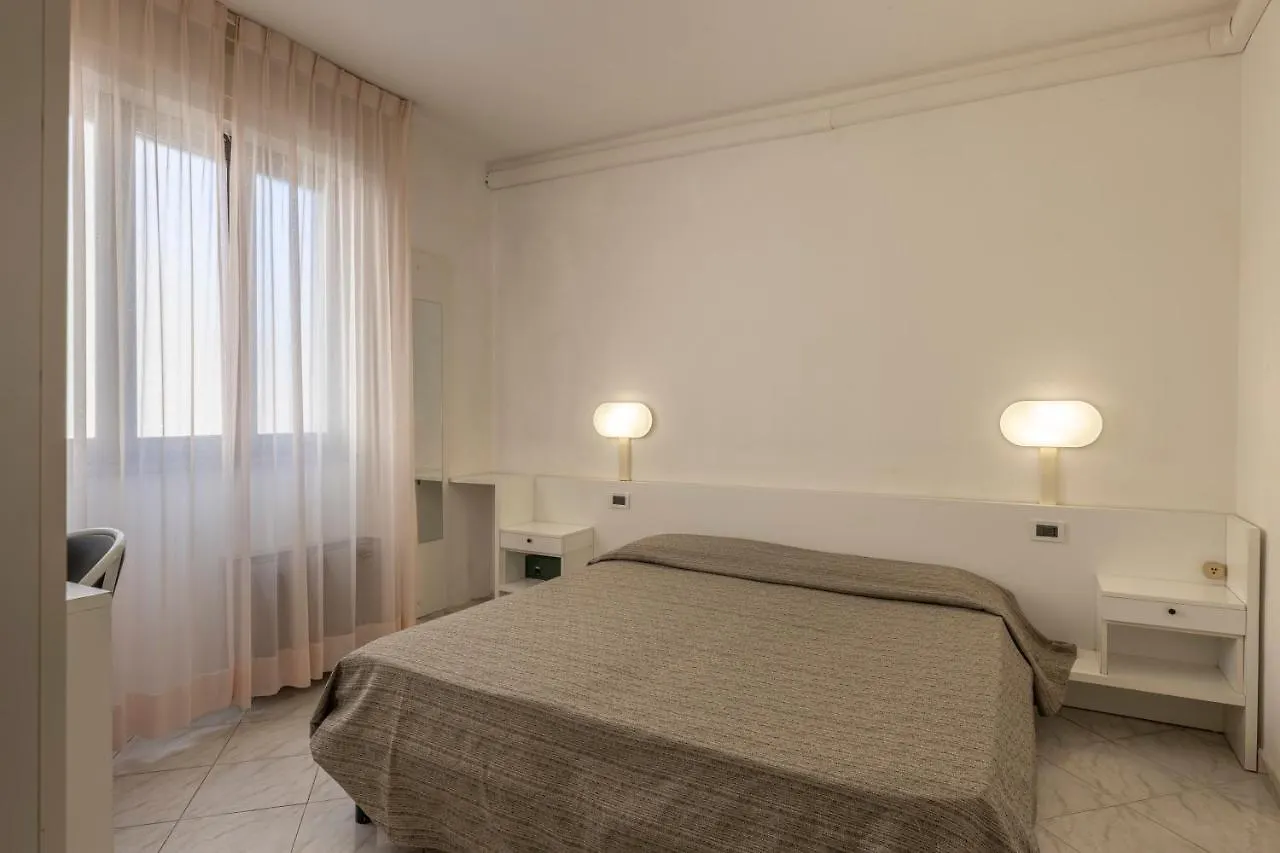 Hotel Quisisana Vada 2*,