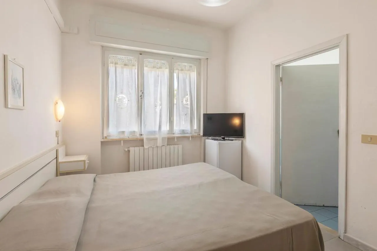 Hotel Quisisana Vada 2*,  Italy