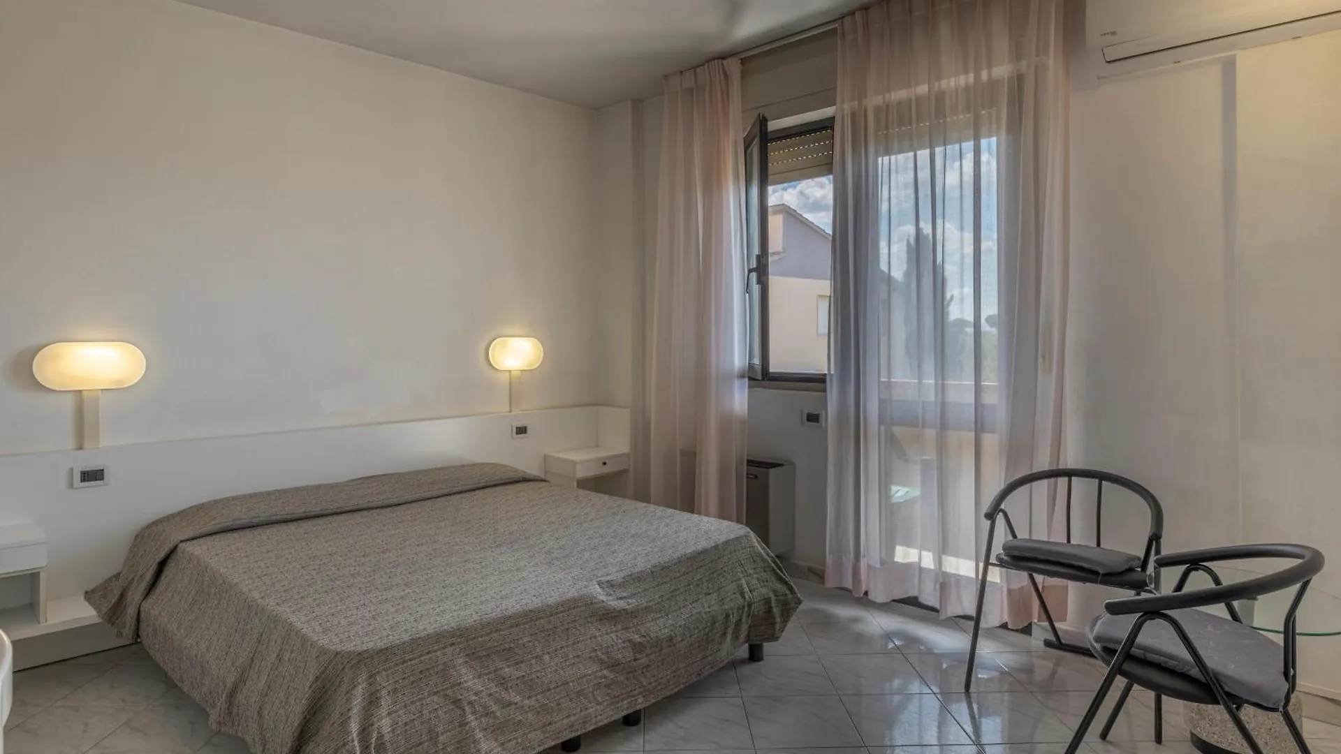 Hotel Quisisana Vada 2*,