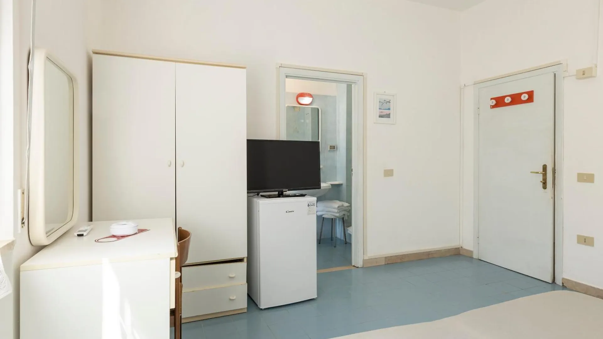 Hotel Quisisana Vada 2*,  Italy