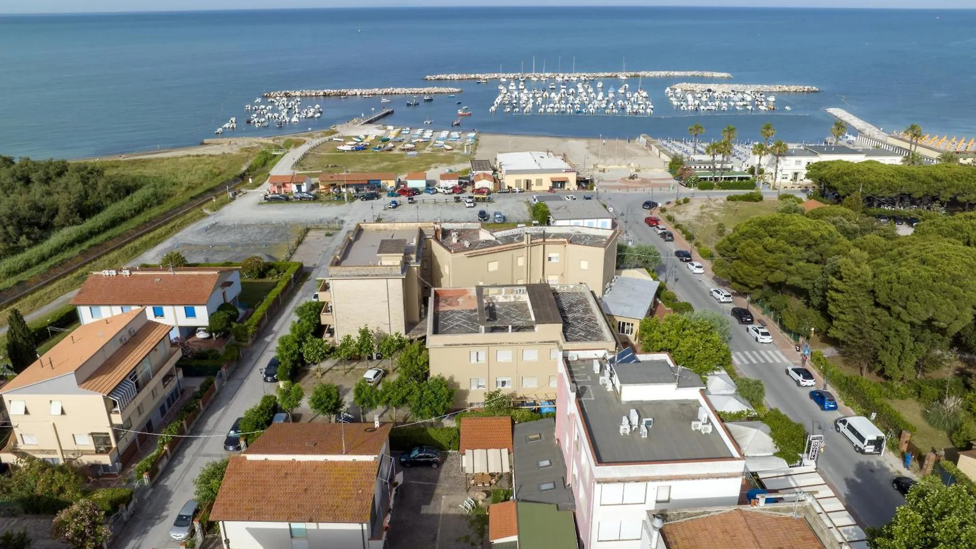 Hotel Quisisana Vada 2*,